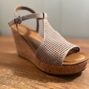 Franco Sarto Brown‎ and Tan Wedge Sandals. Excellent condition.